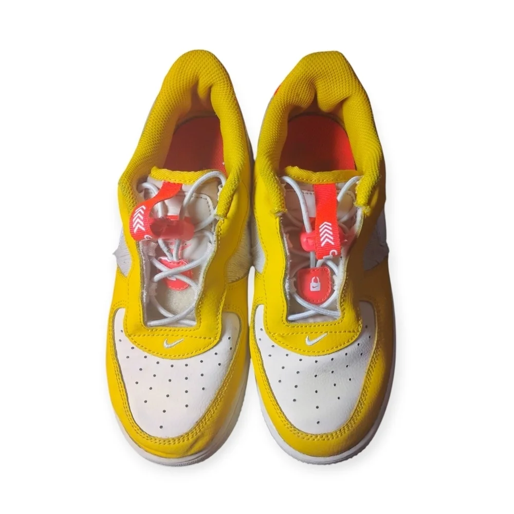 Nike Air Force 1 Toggle SE Yellow Ochre Kids Size 3